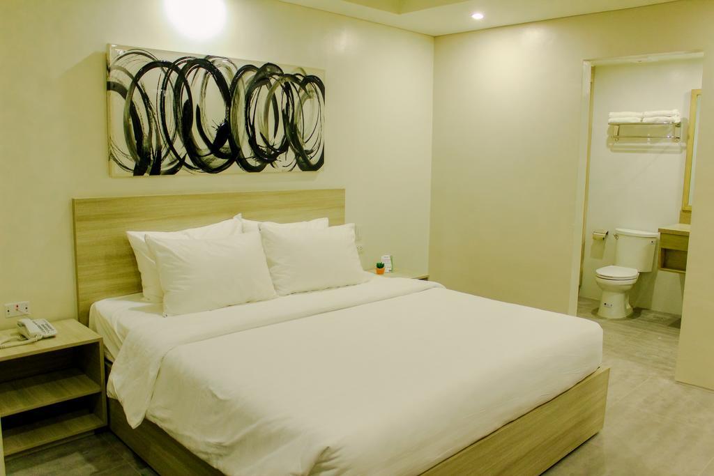 Mabolo Royal Hotel Cebu Exterior photo